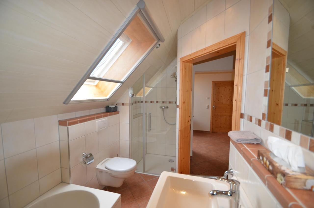 Hofgut Metzler Hotell Gau-Heppenheim Exteriör bild