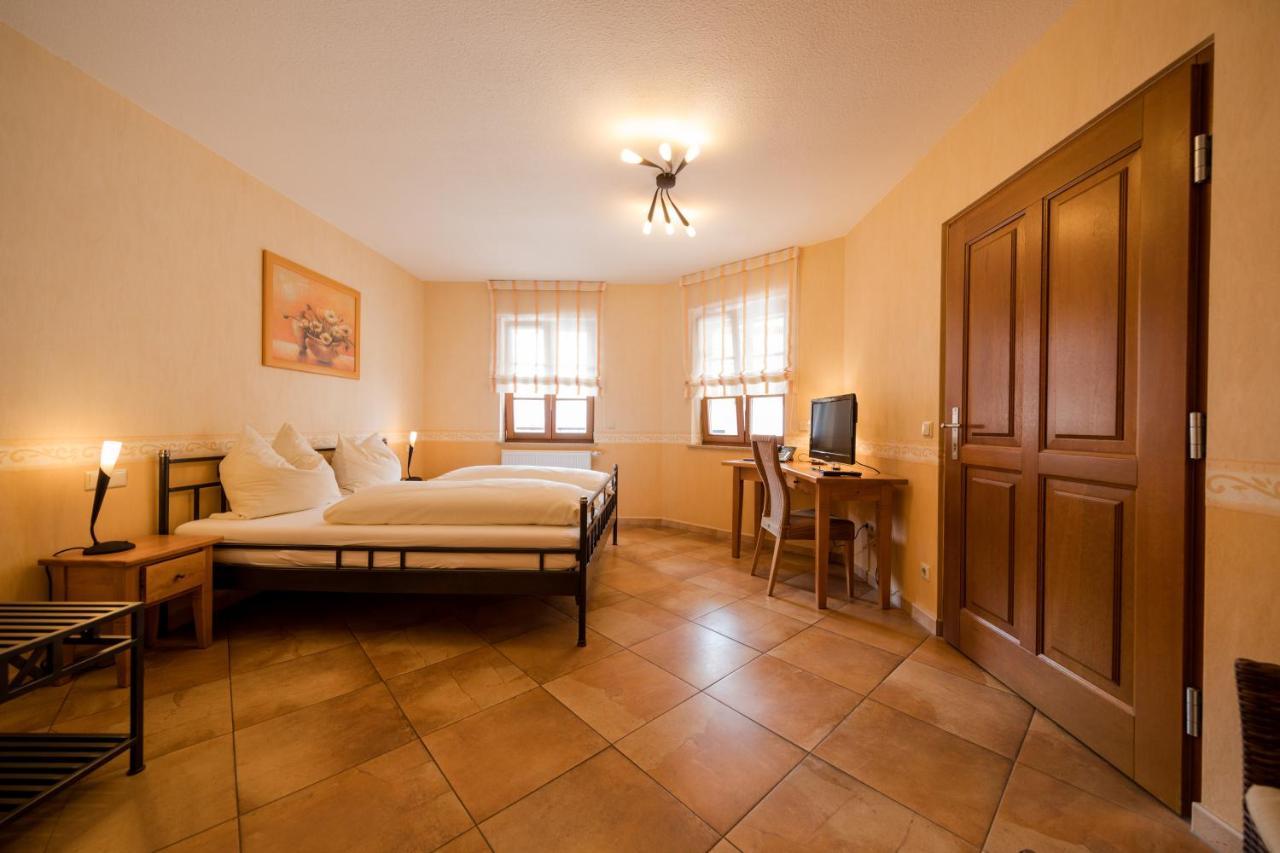 Hofgut Metzler Hotell Gau-Heppenheim Exteriör bild