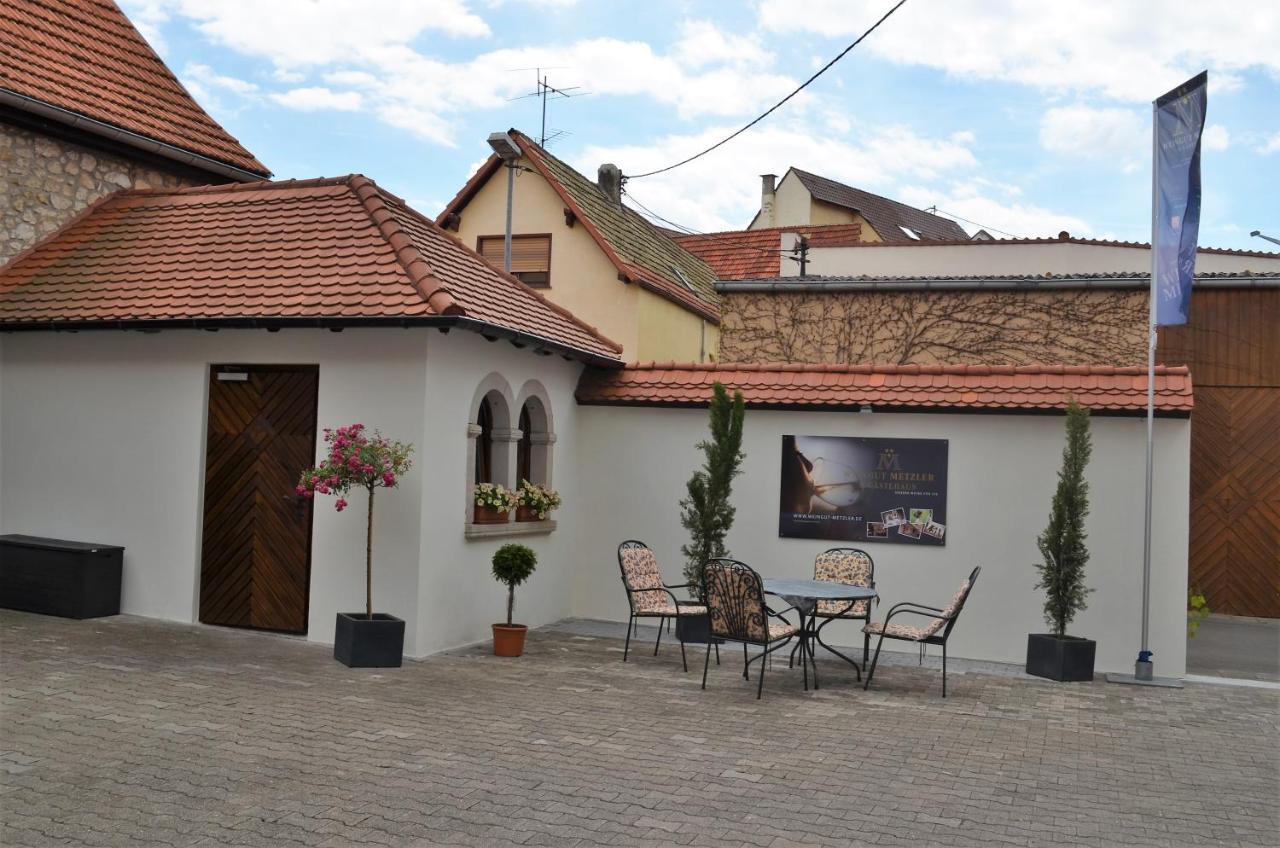 Hofgut Metzler Hotell Gau-Heppenheim Exteriör bild